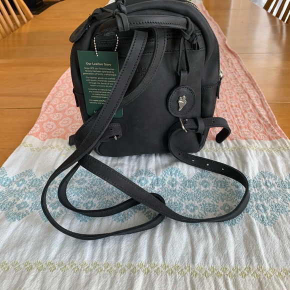 NWT Genuine Roots Leather Backpurse - Picture 4 of 5